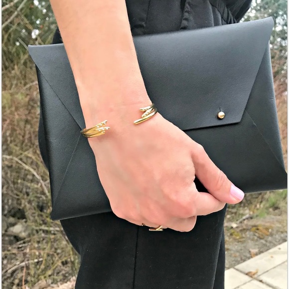 MICHELLE CAMPBELL gold talon bracelet set - Picture 13 of 13